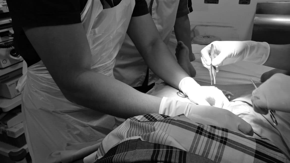 Sunat pada Bayi: Manfaat, Risiko, dan Waktu Tepat Melakukannya