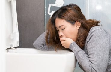 Cara mengatasi mual muntah
