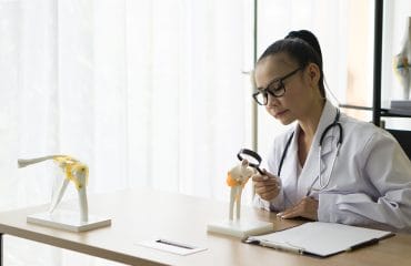 Bagaimana cara mengatasi penyakit kifosis