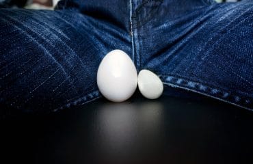 10 Penyebab Testis Besar Sebelah dan Pengobatannya