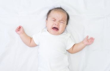 8 Penyebab Bayi Muntah yang Perlu Diwaspadai, Salah Satunya Keracunan