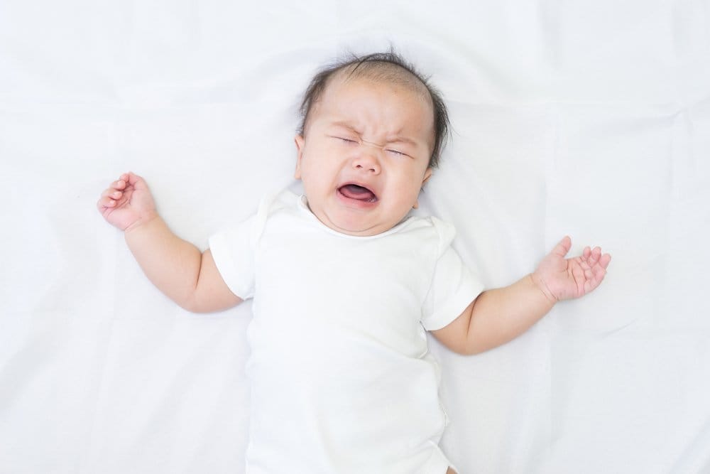 8 Penyebab Bayi Muntah yang Perlu Diwaspadai, Salah Satunya Keracunan