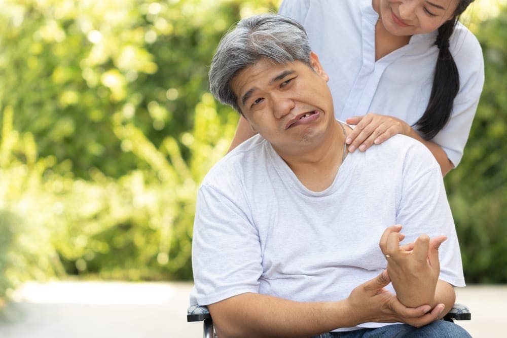 stroke dapat menimbulkan gejala keringat berlebih