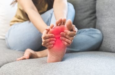 gejala asam urat di kaki