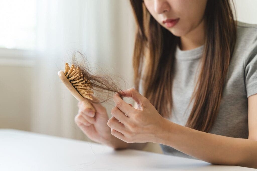 penyebab rambut rontok