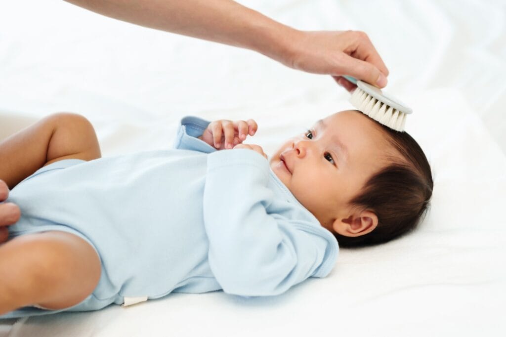 kapan rambut bayi mulai tumbuh