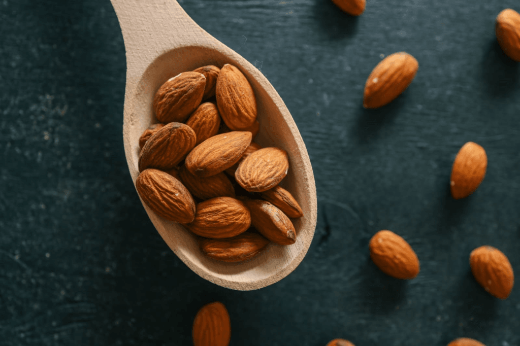 manfaat kacang almond untuk ibu menyusui