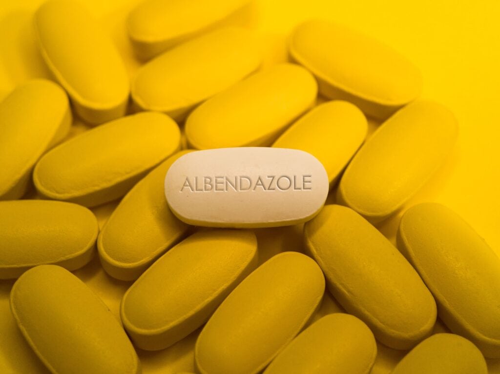 fungsi albendazole