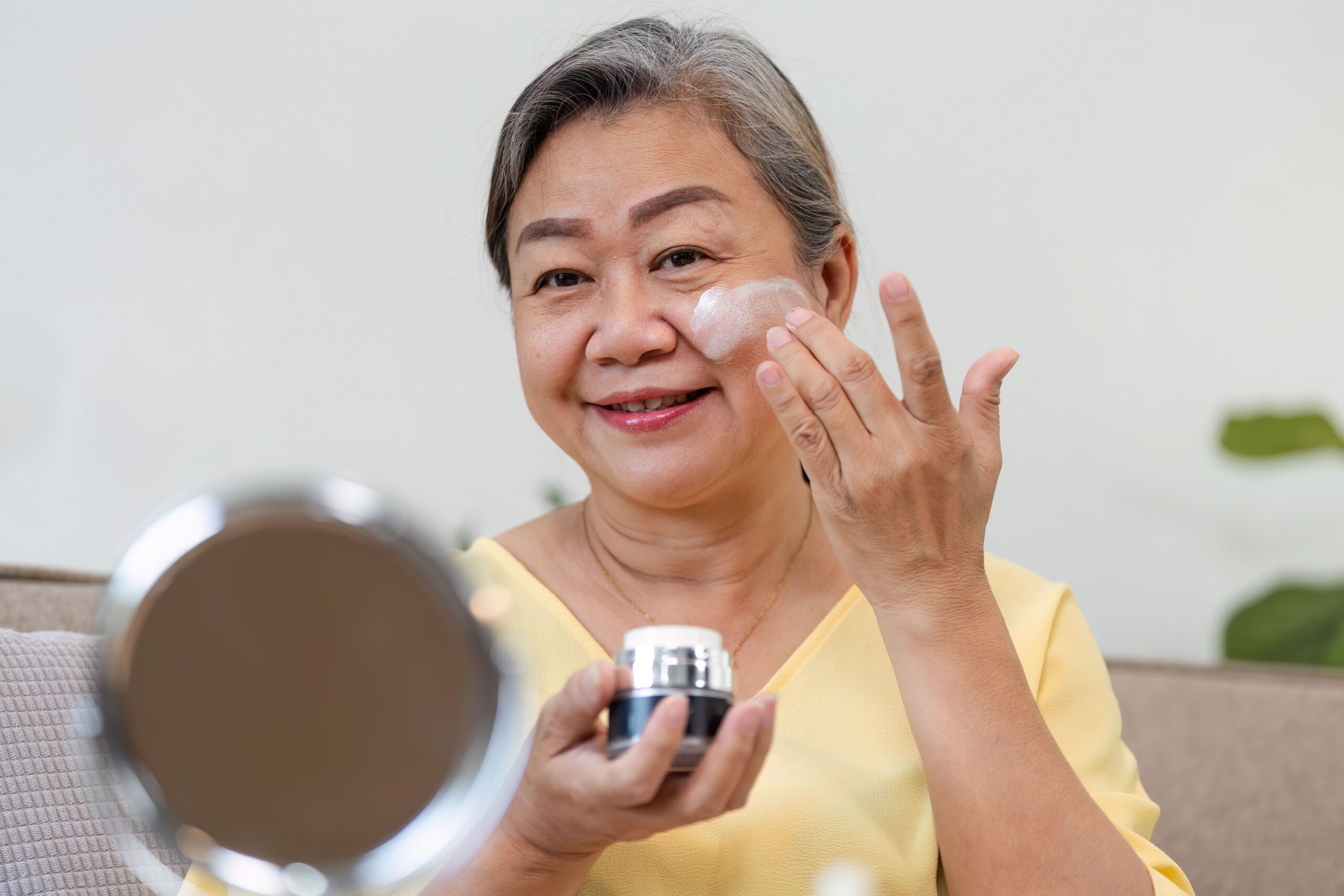 skincare untuk usia 40 tahun ke atas